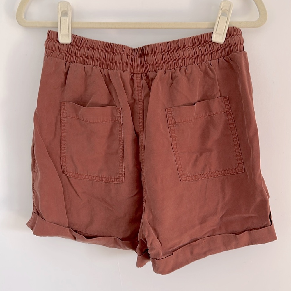 Universal Thread High Waist Rust Shorts - Picture 3 of 5